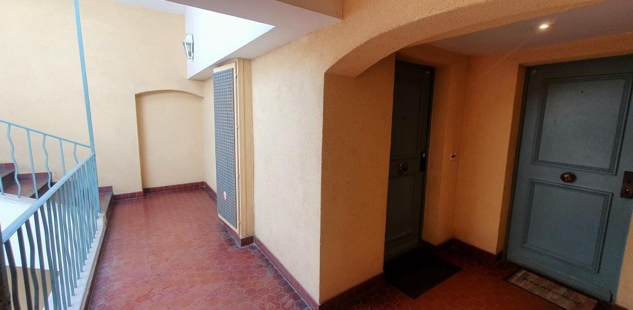 Chambre D'Hotes Sde, Wc Prive Climatise Dans Loft 80M2 Espace Commun Avec Les Habitants Salon Et Cuisine Apartment Toulon Exterior foto