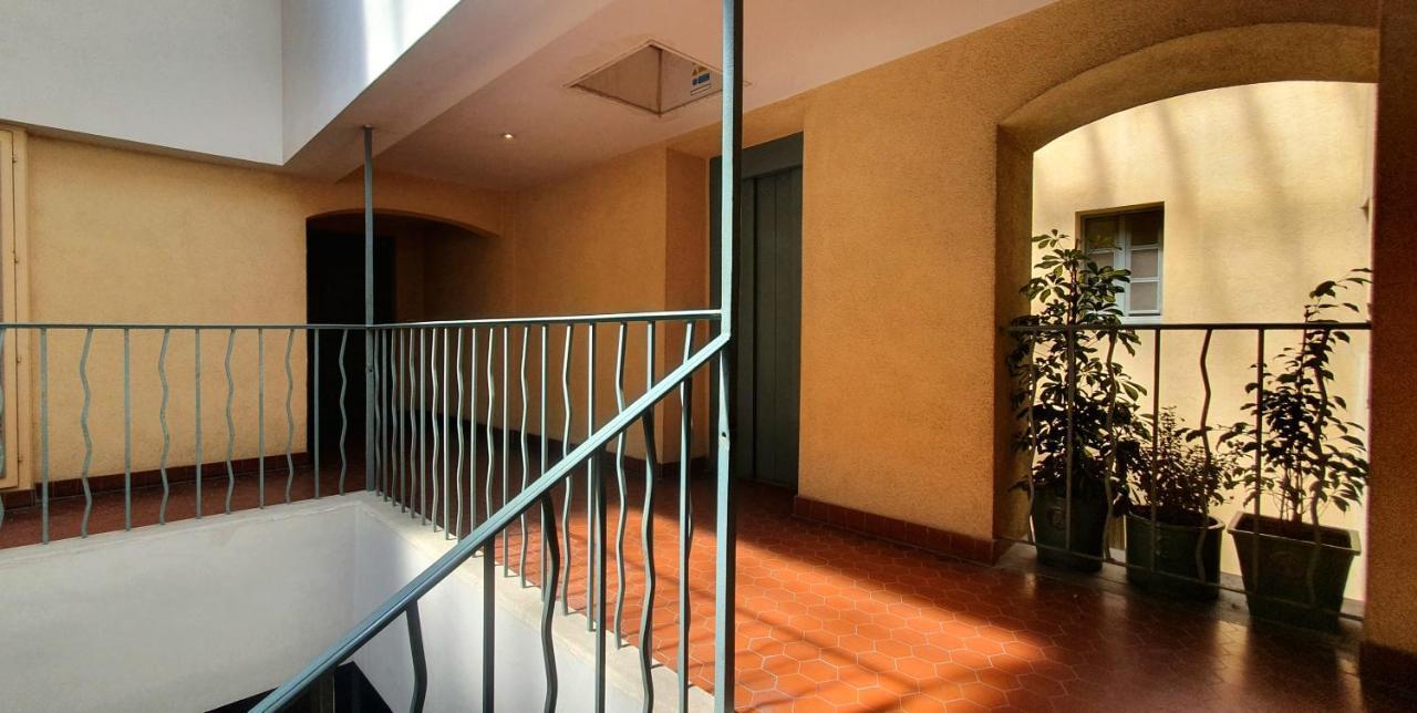 Chambre D'Hotes Sde, Wc Prive Climatise Dans Loft 80M2 Espace Commun Avec Les Habitants Salon Et Cuisine Apartment Toulon Exterior foto