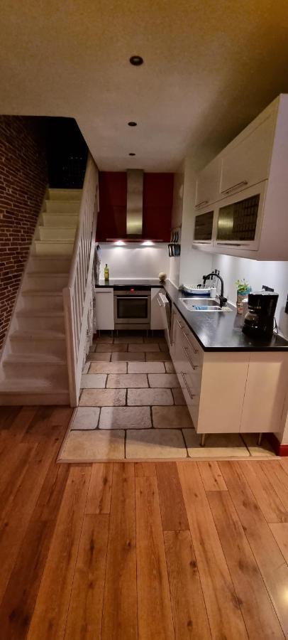 Chambre D'Hotes Sde, Wc Prive Climatise Dans Loft 80M2 Espace Commun Avec Les Habitants Salon Et Cuisine Apartment Toulon Exterior foto